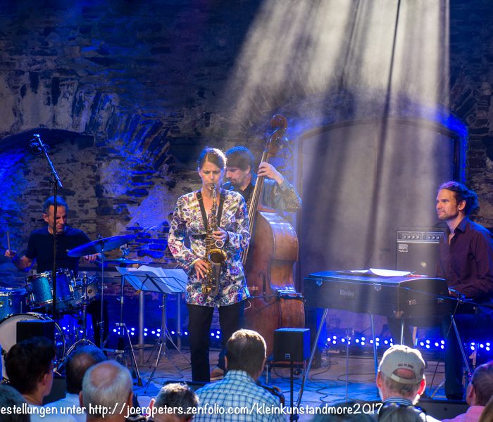 Karolin Strassmayer 04