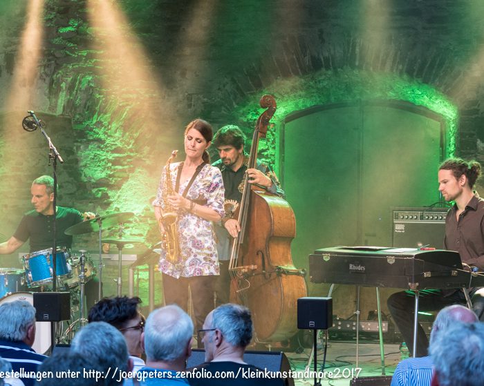 Karolin Strassmayer 31