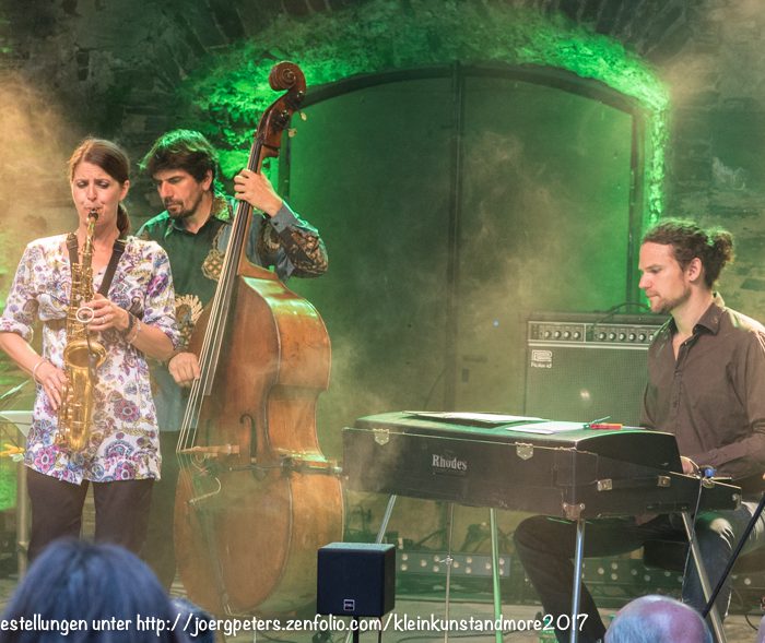 Karolin Strassmayer 32